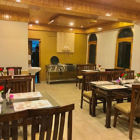 The Avenue Hotel , Manali A River Side Hotel Esterno foto