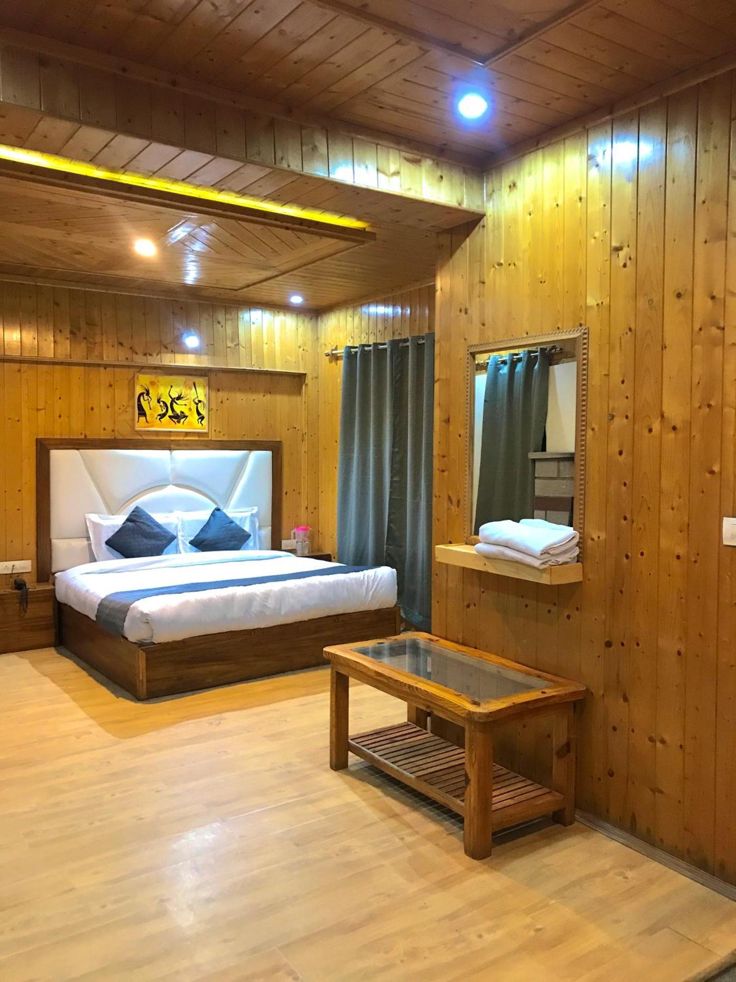 The Avenue Hotel , Manali A River Side Hotel Esterno foto