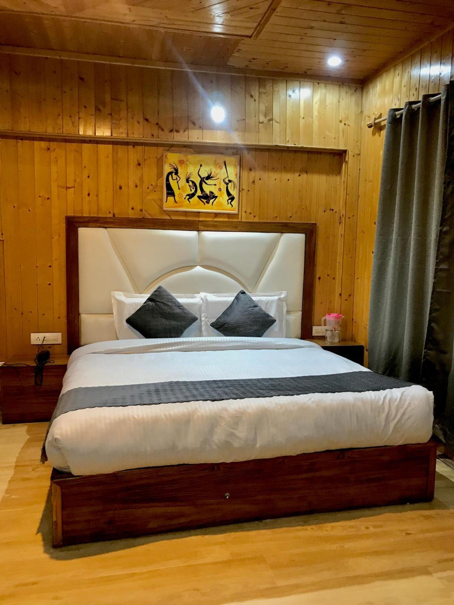 The Avenue Hotel , Manali A River Side Hotel Esterno foto